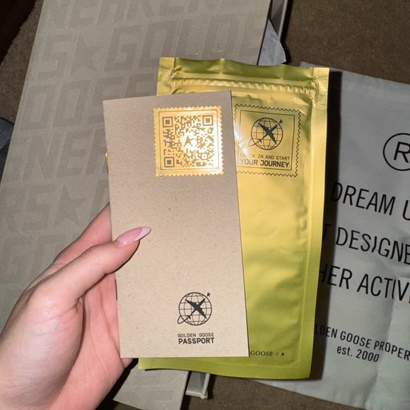 GOLDEN GOOSE women's sky-star with signature on the ankle and silver inserts - Picture 10 of 13